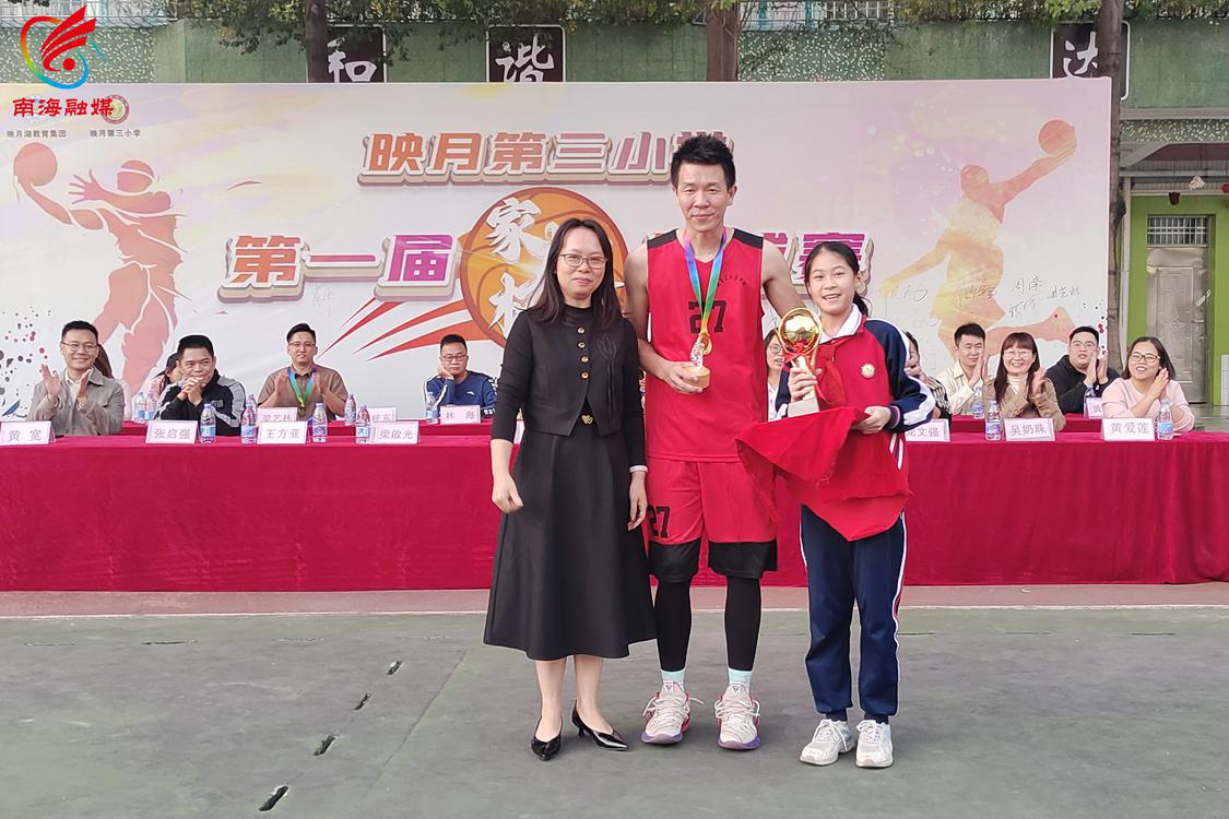 篮球赛冠军海报_篮球比赛冠军照片_幼儿园篮球赛冠军图片
