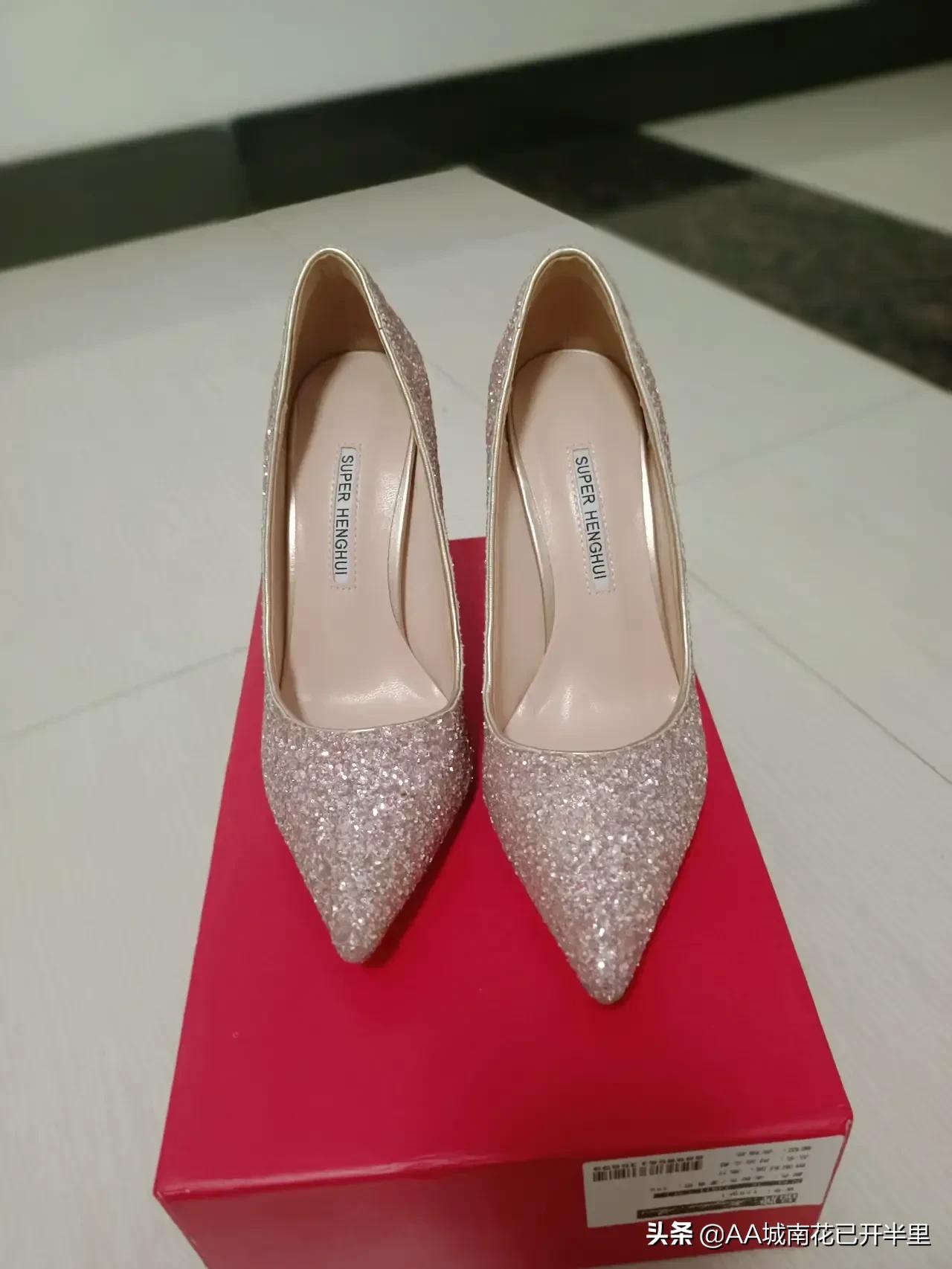 拍婚纱照鞋子穿什么好_拍婚纱照穿的鞋_婚纱照准备鞋子