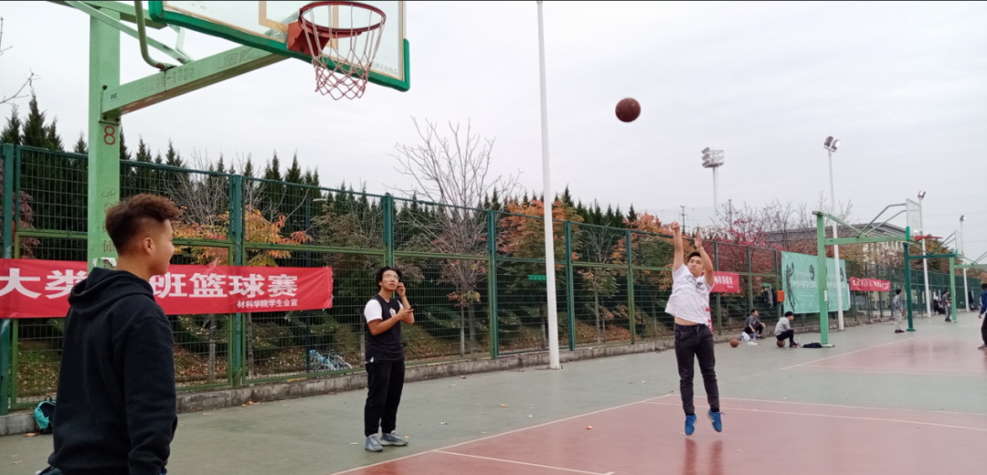 篮球打手进球罚球罚几颗_进球篮球打手规则比赛有哪些_篮球比赛打手进球规则