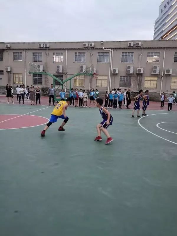 进球篮球打手规则比赛记录_打篮球进球手势_篮球比赛打手进球规则