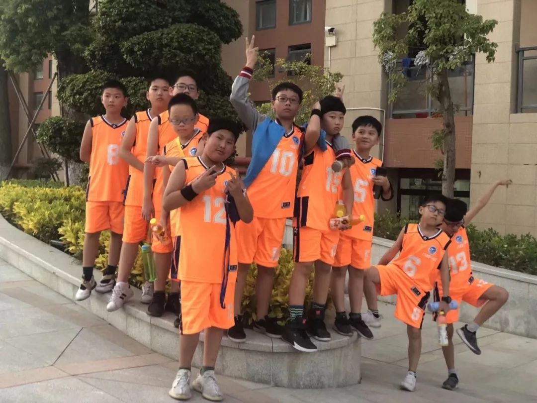 进球篮球打手规则比赛记录_打篮球进球手势_篮球比赛打手进球规则
