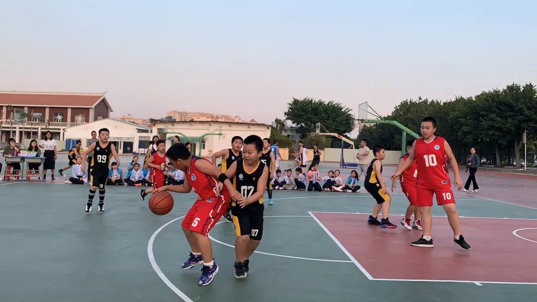 进球篮球打手规则比赛记录_打篮球进球手势_篮球比赛打手进球规则