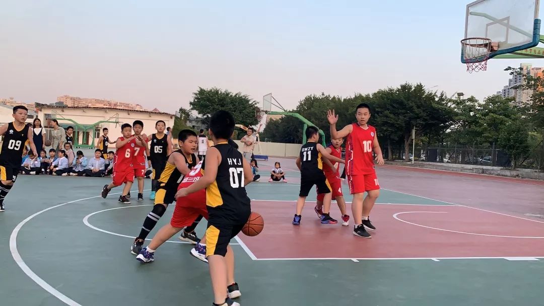 进球篮球打手规则比赛记录_篮球比赛打手进球规则_打篮球进球手势