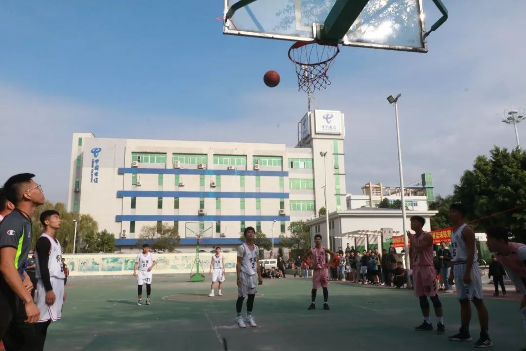 篮球打手进球罚球罚几颗_进球篮球打手规则比赛视频_篮球比赛打手进球规则