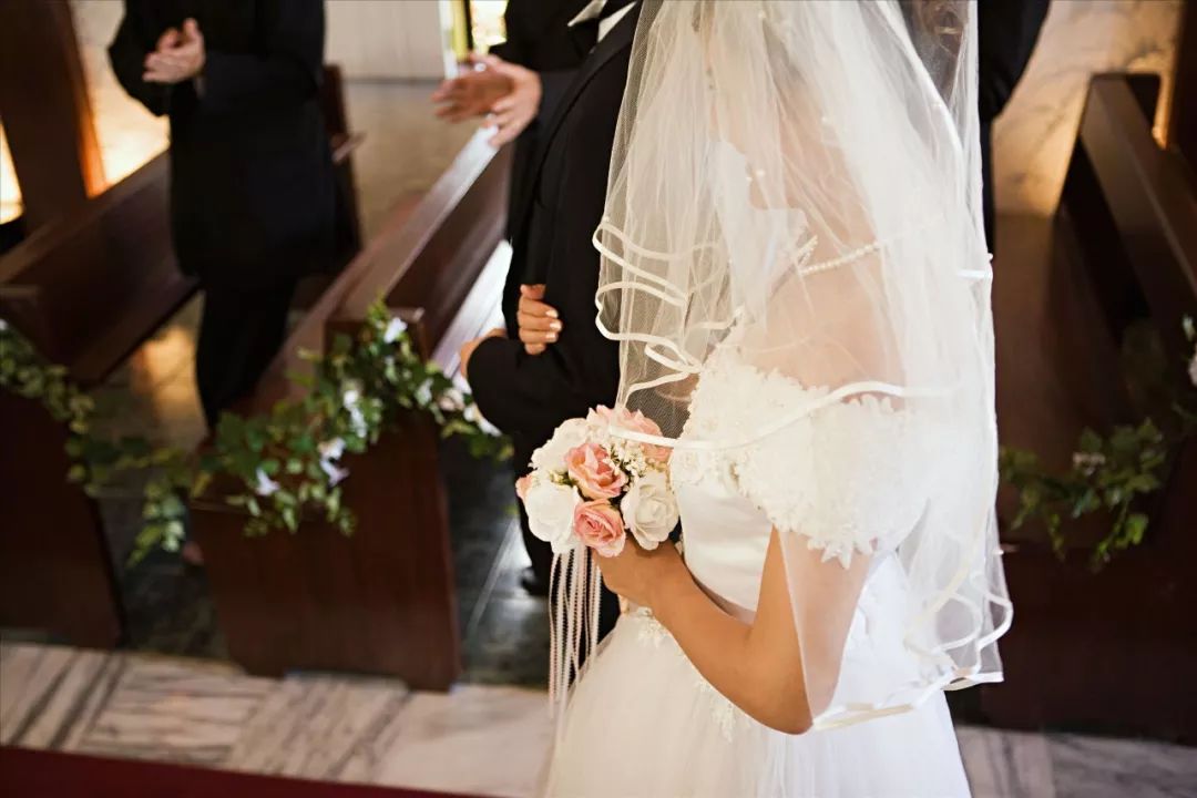长春婚纱礼服_婚纱照中式外景长春_长春婚纱照推荐