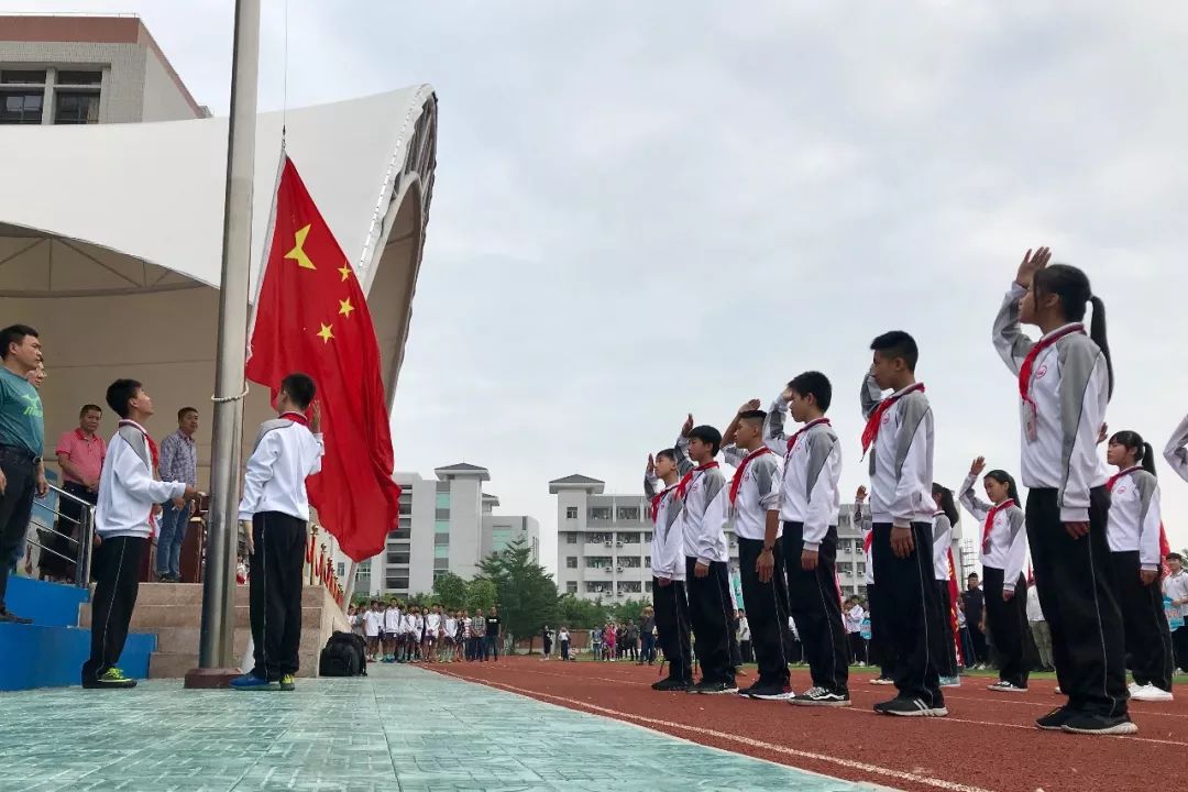 奥运会足球冠军算大赛冠军吗_龙湖区女子足球冠军_龙湖中学足球