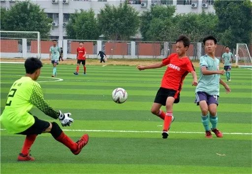 奥运会足球冠军算大赛冠军吗_龙湖中学足球_龙湖区女子足球冠军