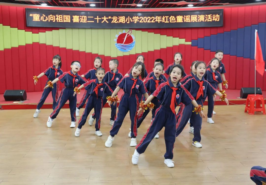 新吴区国信龙湖世家_龙湖足球小镇_龙湖区女子足球冠军