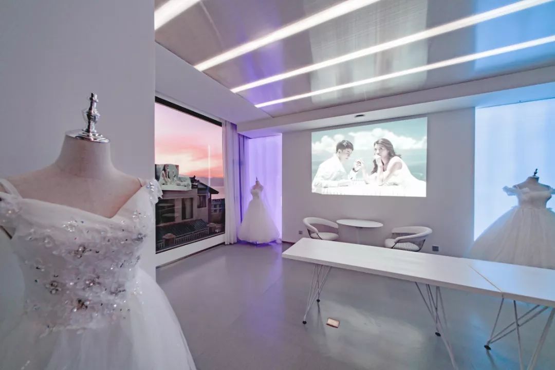 婚纱室外实景图片大全_婚纱照室内和室外区别_婚纱照风格类型室外室内
