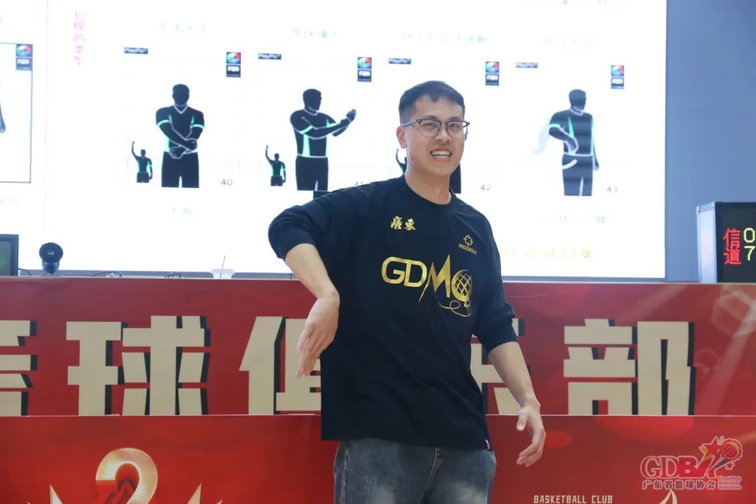 篮球基本手势规则视频教学_篮球手势0-20_篮球手势视频教程