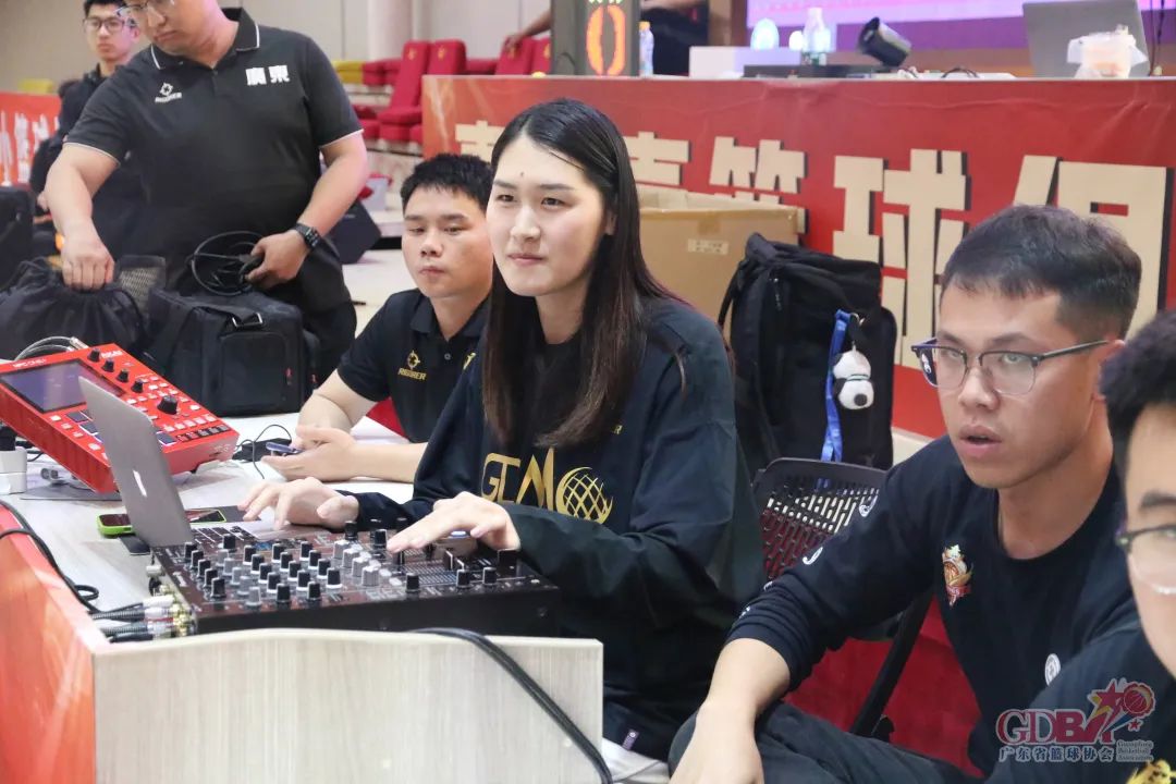 篮球手势0-20_篮球手势视频教程_篮球基本手势规则视频教学