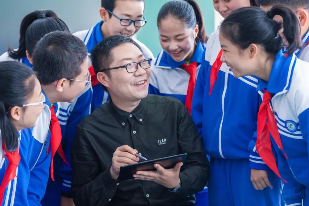 西昌一中足球_西昌航天学校足球队_西昌学院足球冠军名单