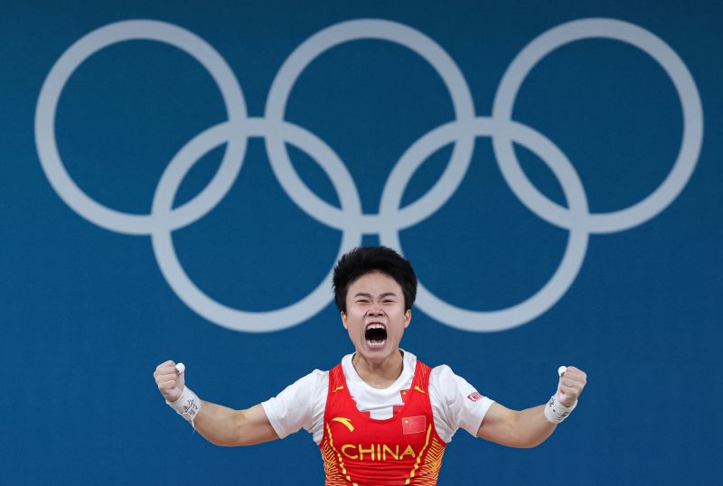 8月8日，举重女子49公斤级决赛，侯志慧最后一举逆转夺冠。