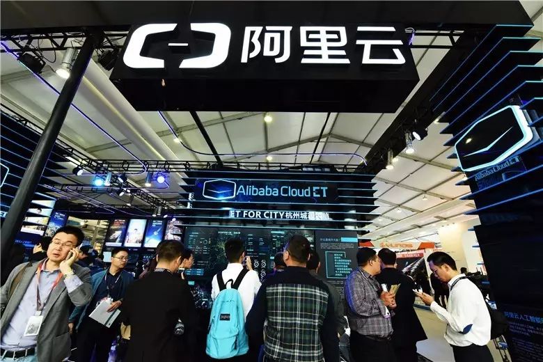 马云创业初期的故事_马云创业故事案例及启示_马云说自己的创业故事是