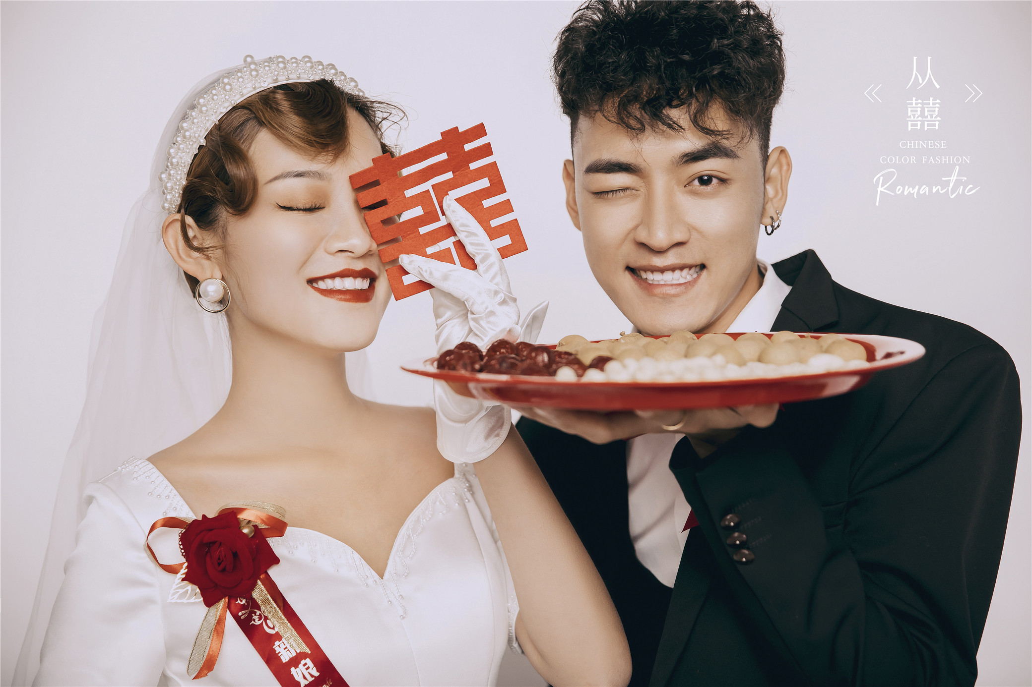 婚纱照黑色婚纱_婚纱黑色_外景缎面婚纱照黑色