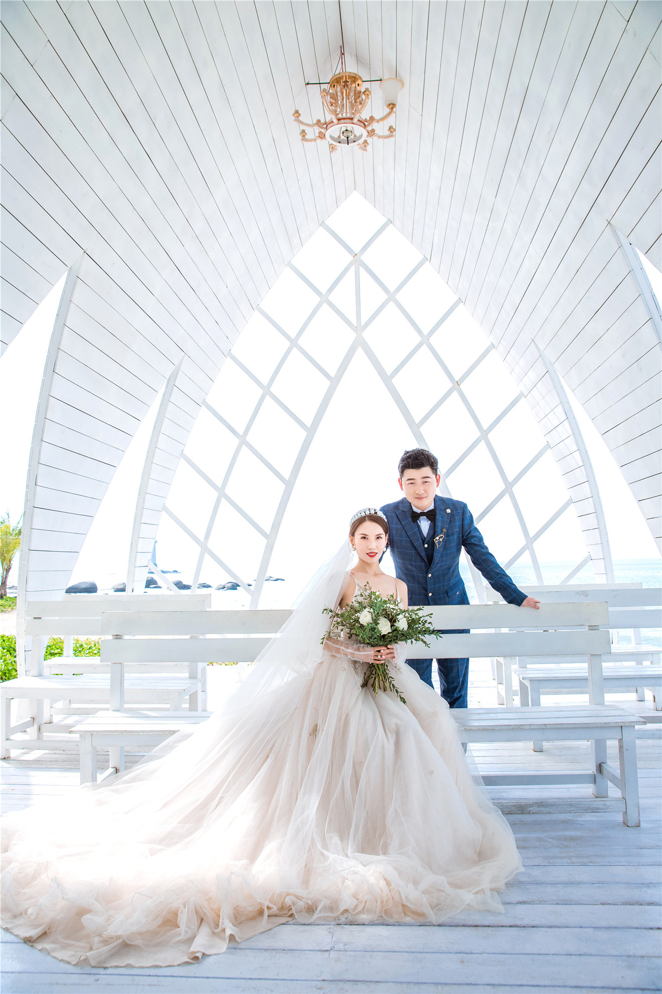 婚纱照黑色婚纱有说法吗_婚纱照黑色婚纱_外景缎面婚纱照黑色