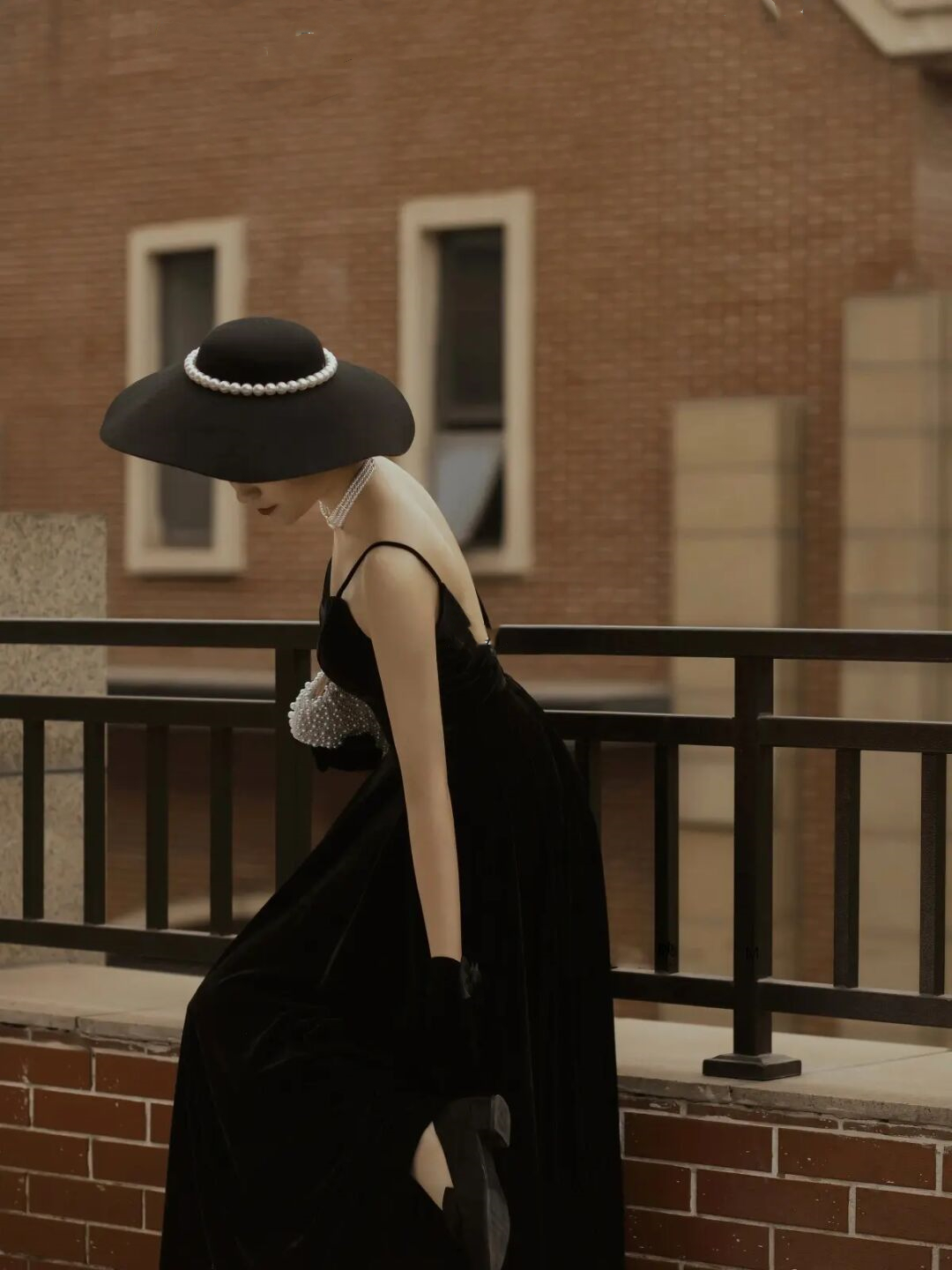 婚纱照黑色婚纱_外景缎面婚纱照黑色_婚纱照黑色婚纱有说法吗