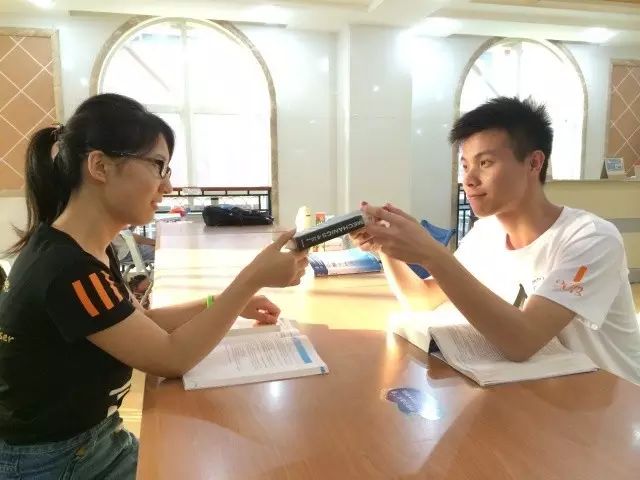 足球蛋糕球技巧女生版教学_蛋糕足球_蛋糕足球图案