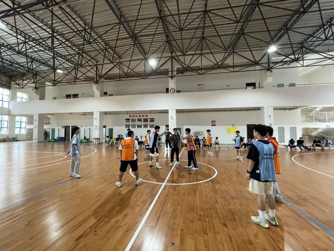 篮球裁判判罚新规则解读_裁判法篮球_裁判篮球规则