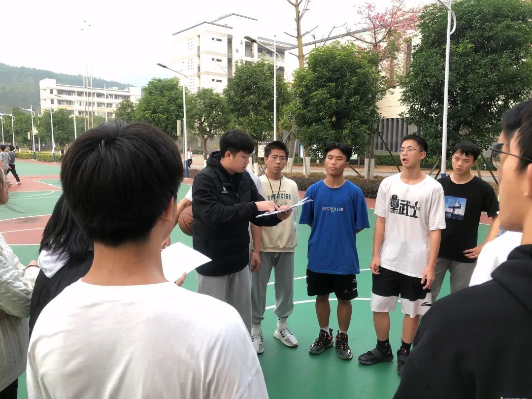 篮球裁判判罚新规则解读_裁判法篮球_裁判篮球规则