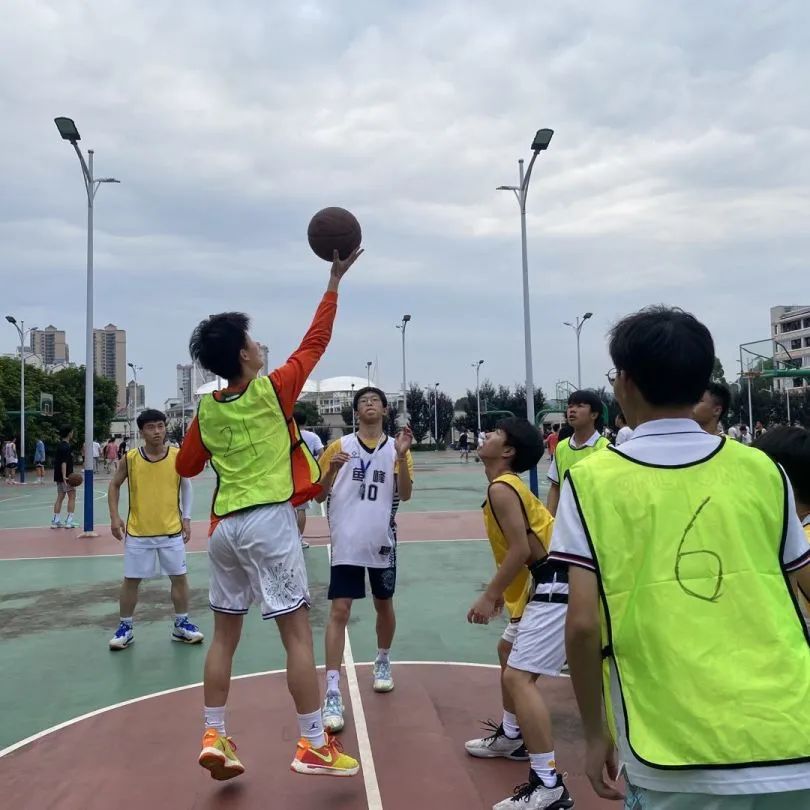 裁判篮球规则_篮球裁判判罚新规则解读_裁判法篮球