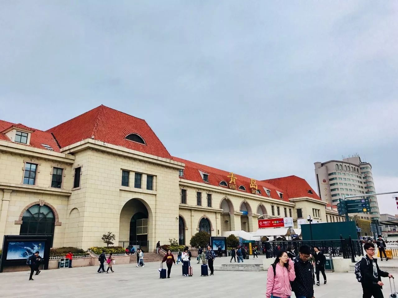 青岛拍婚纱照最佳时间_青岛拍婚纱照几月份合适_青岛婚纱照什么时间拍比较好