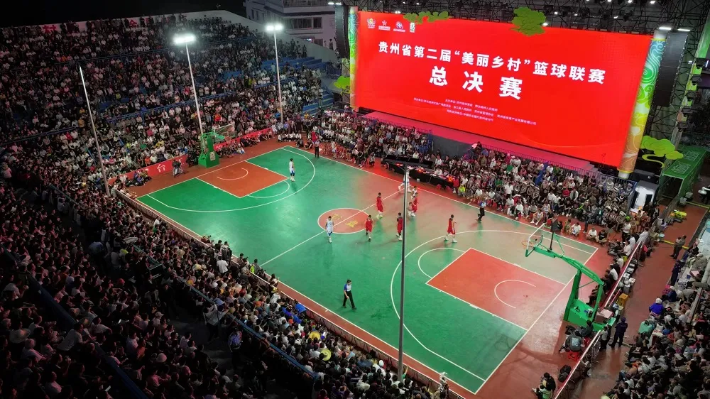 光明篮球训练营_篮球规则光明日报_光明篮球场地