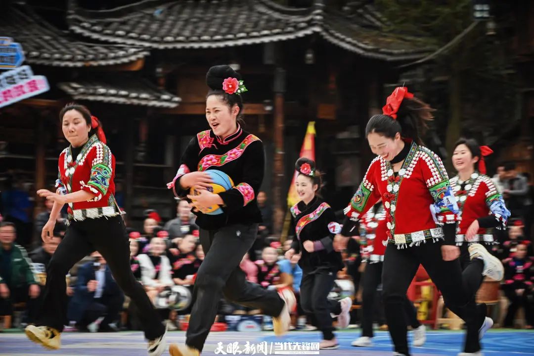 光明篮球训练营_篮球规则光明日报_光明篮球场地