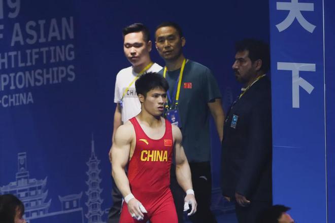 东京奥运会举重破记录_东京奥运纪录举重冠军创新之处_东京举重奥运冠军创新纪录