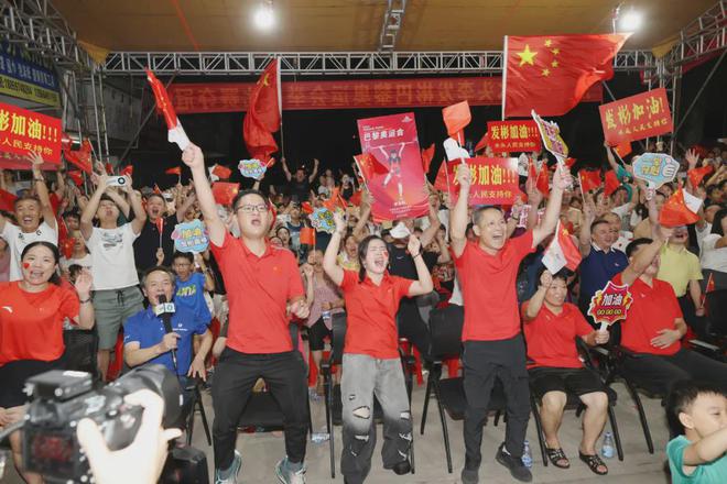 东京举重奥运冠军创新纪录_东京奥运纪录举重冠军创新之处_东京奥运会举重破记录