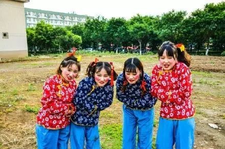 个性大片婚纱照男生发型_婚纱男照片大全_婚纱大片男生照个性发型图片