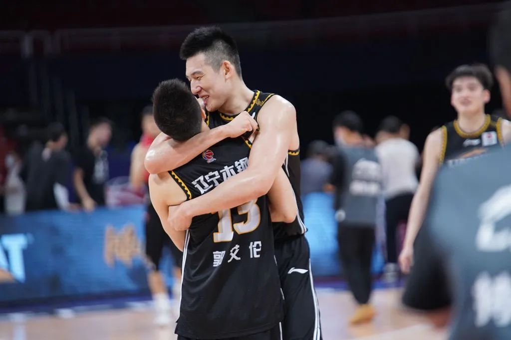 2018辽宁篮球总冠军mvp_辽宁男篮2018夺冠_辽宁男篮18年夺冠视频在哪看