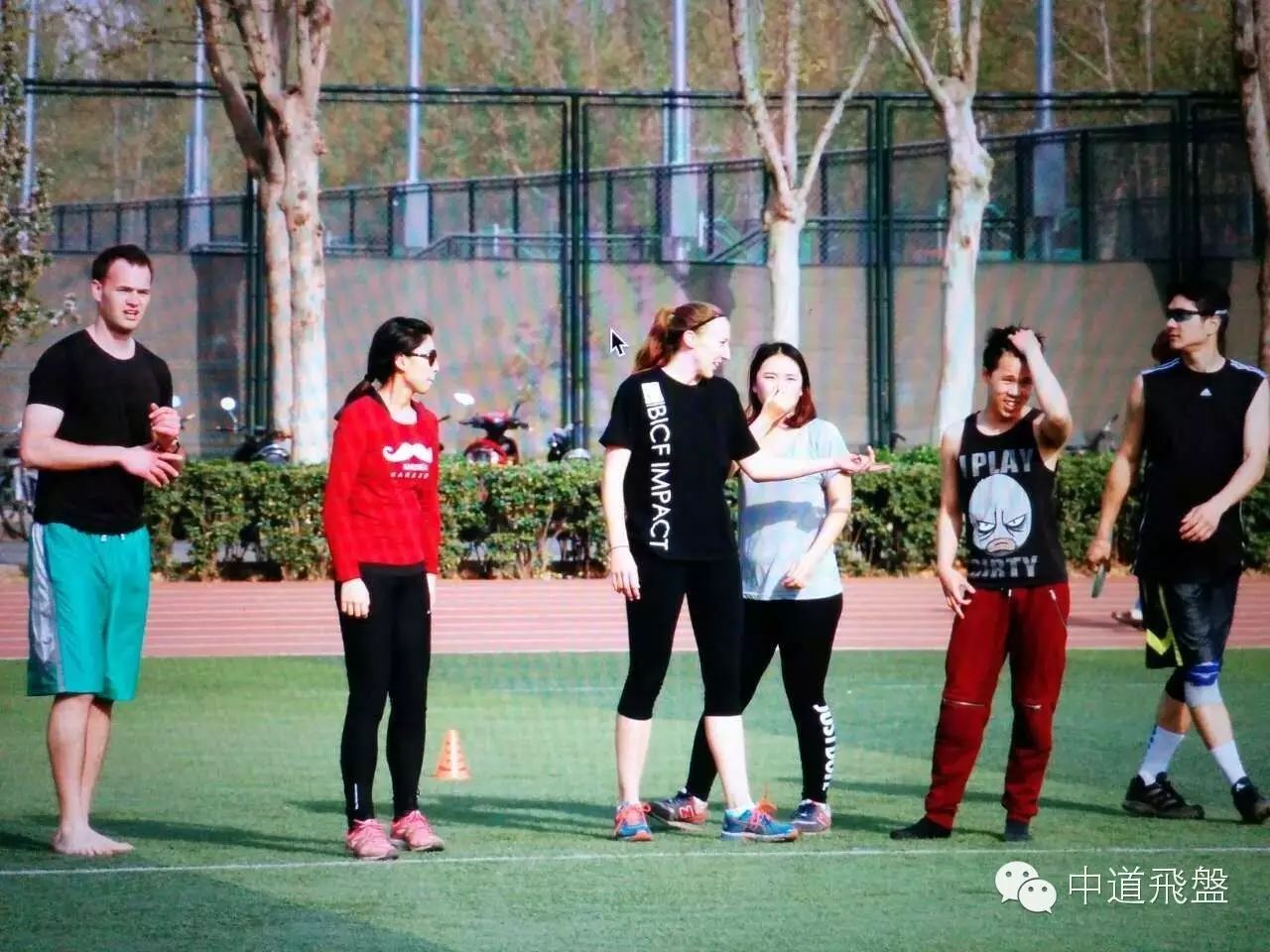 打篮球规则走步教学_打篮球新手走步基本规则_篮球规则新手入门走步