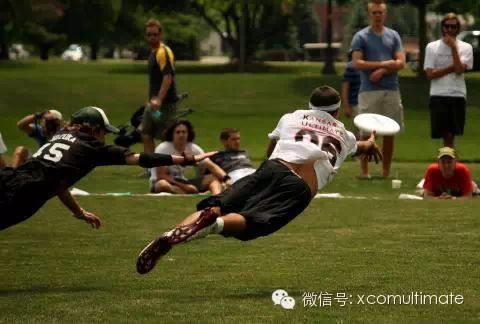 打篮球规则走步教学_篮球规则新手入门走步_打篮球新手走步基本规则