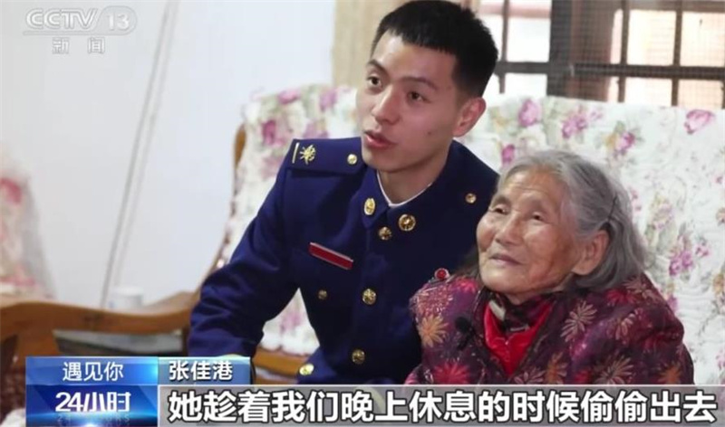 跟父母同拍婚纱照_拍婚纱照父母要陪同怎么办_婚纱照拍父母可以吗