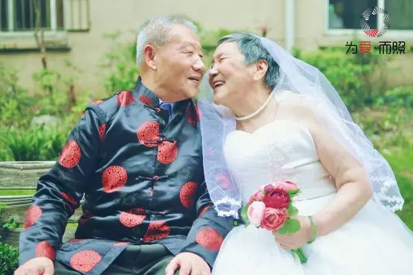 婚纱照拍父母怎么拍_拍婚纱照父母要陪同怎么办_跟父母同拍婚纱照