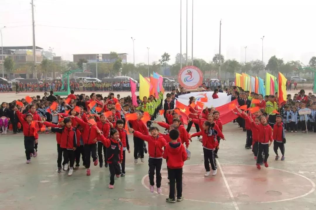 2020年南宁市篮球联赛_南宁市中小学篮球联赛冠军是谁_南宁市篮球高中联赛