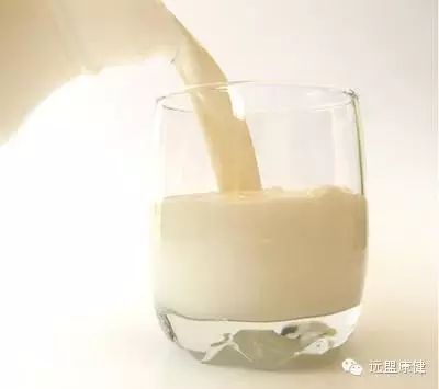 香蕉健身吃前还是吃后_健身前多久吃香蕉_健身之前吃香蕉