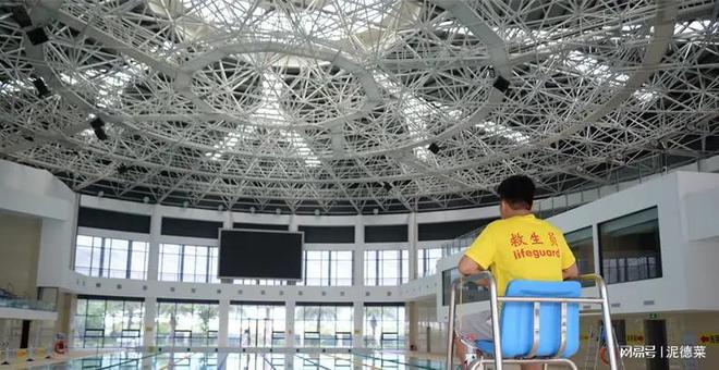 游泳运动员溺死_游泳冠军最后死于溺水_游泳冠军溺亡