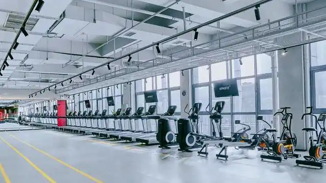 健身房私教武汉_武汉健身教练培训的正规机构_武汉健身房私教价格