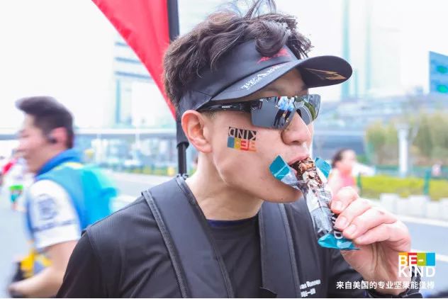 跑完马拉松为啥要冰敷_马拉松冰敷_马拉松冰敷