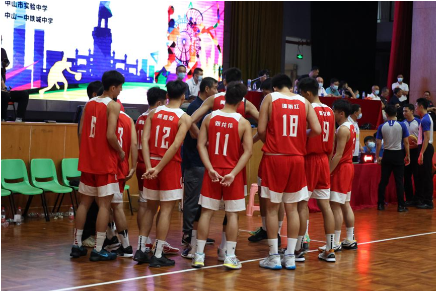 楚雄中学篮球赛冠军_楚雄篮球培训学校_楚雄一中篮球