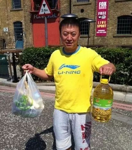 中国足球教练发球规则视频_足球发球规则简介_足球发球视频教程