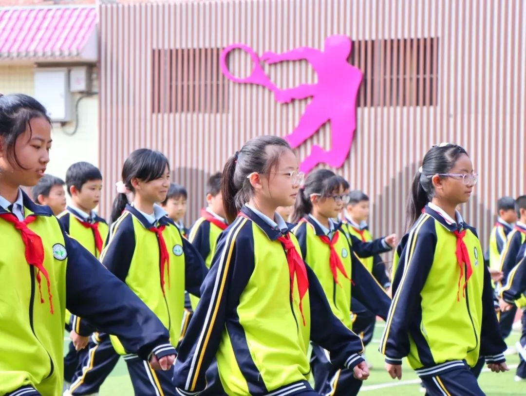 小学生体操入场队形视频_小学生体操的队形_小学生体操队列队形