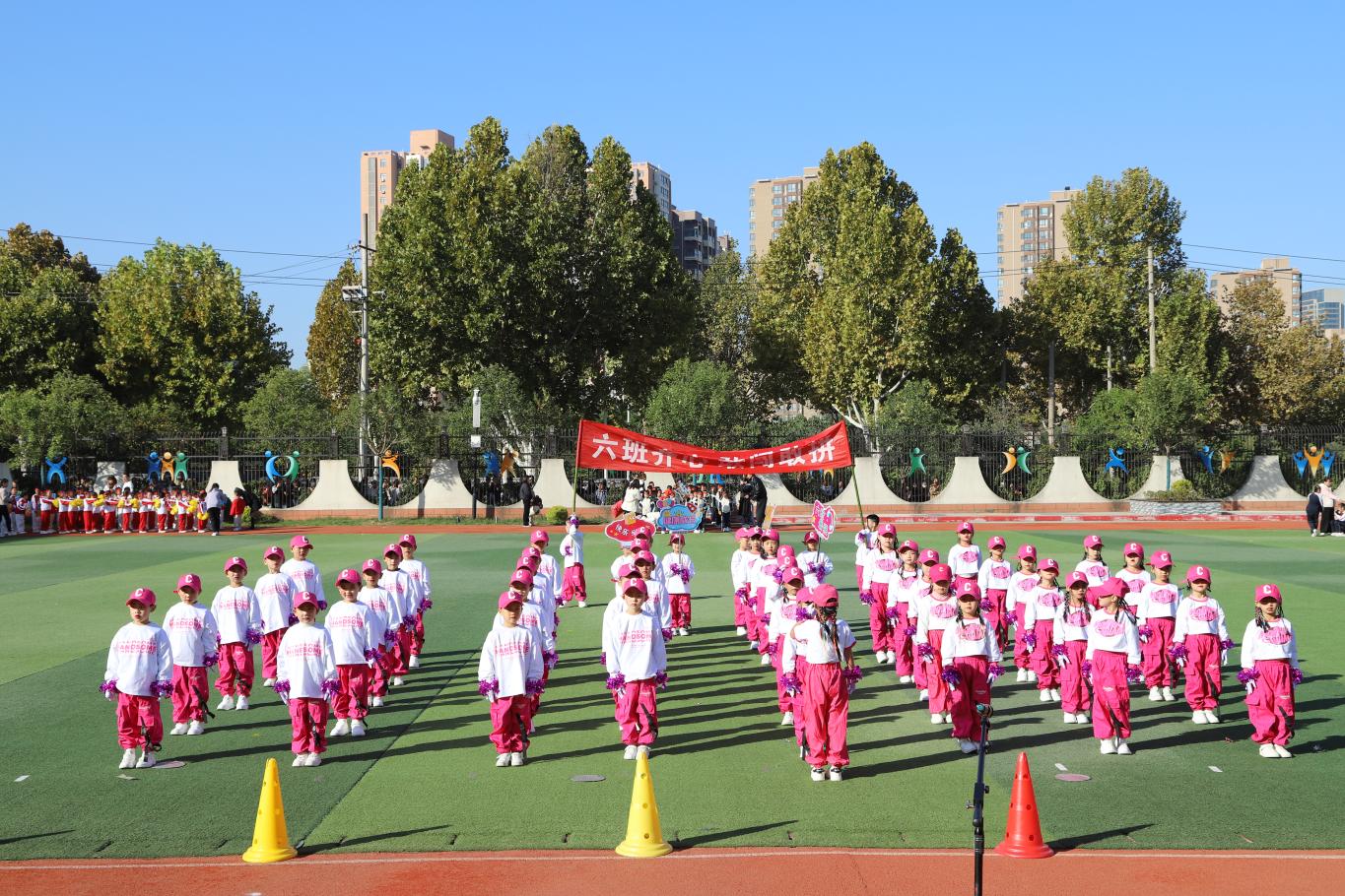 体操队形小学生图片_小学生体操入场队形视频_小学生体操的队形