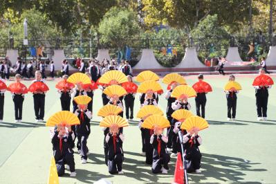 体操队形小学生图片_小学生体操入场队形视频_小学生体操的队形