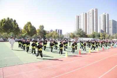 小学生体操入场队形视频_小学生体操的队形_体操队形小学生图片