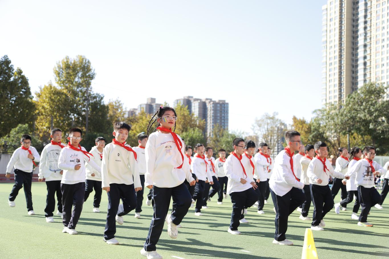 体操队形小学生图片_小学生体操的队形_小学生体操入场队形视频