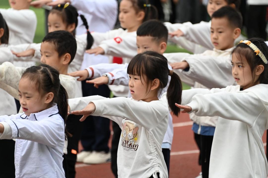 小学生体操的队形_体操队形小学生图片_小学生体操队形变换