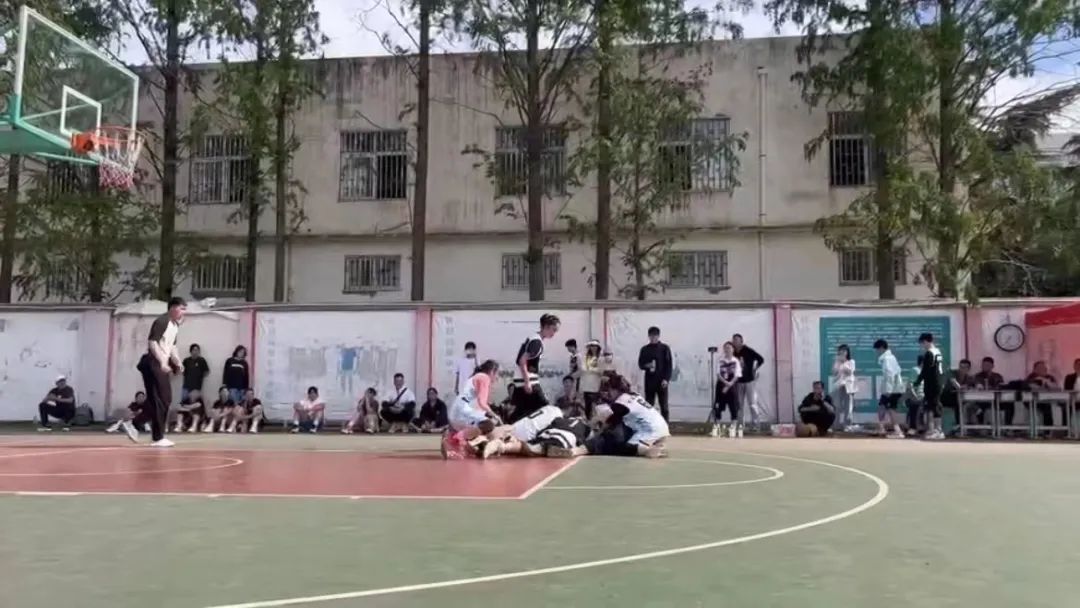 长治女子篮球_长葛女子篮球比赛冠军_长葛篮球班